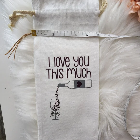 White Wine Bottle Gift Bag with Heart And Bow Ribbon Design - Picture 5 of 5